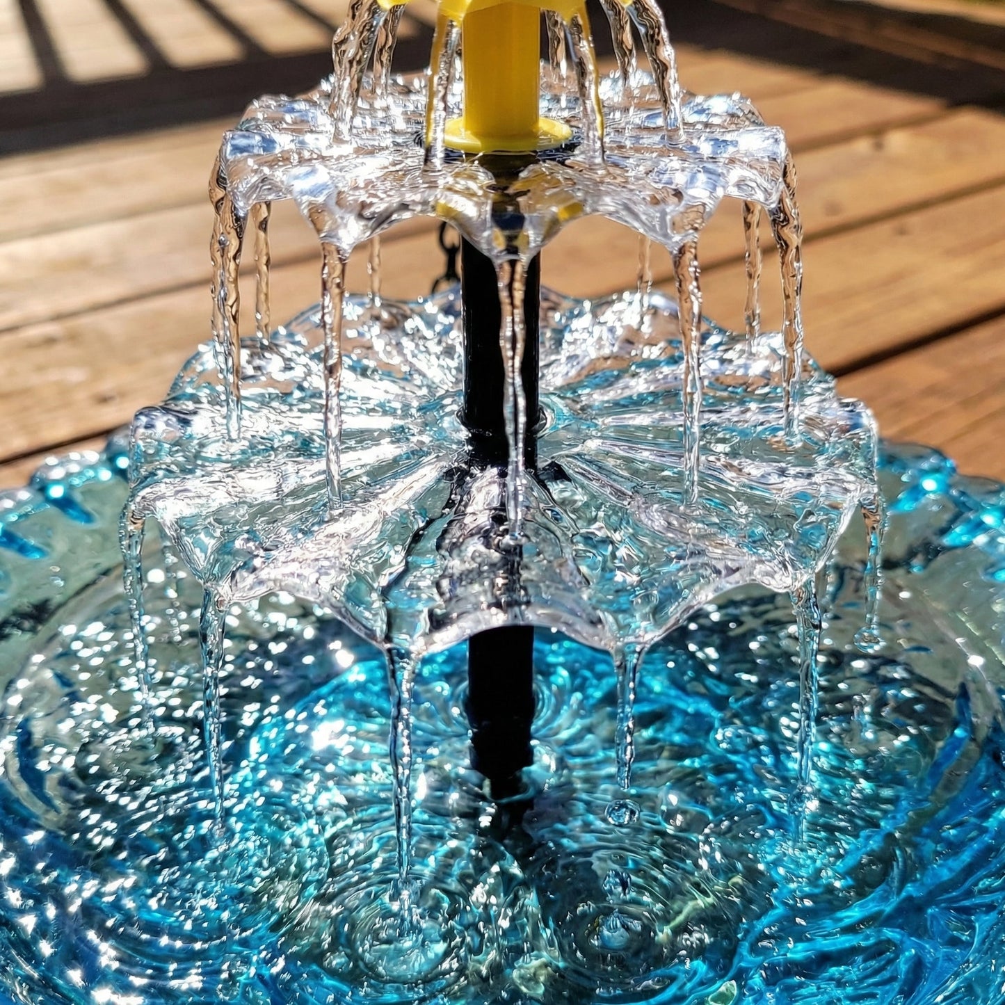 🔥🌿 New Year Special 59% OFF – Solar Powered Hanging Bird Fountain 🐦💧